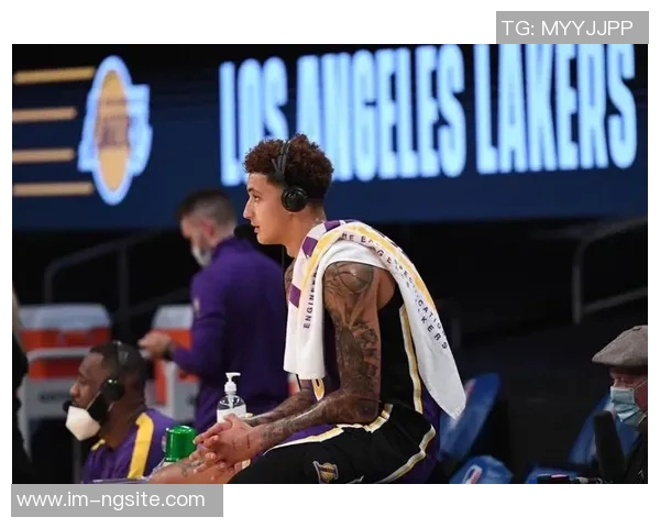 库兹马回忆初次与科比共进晚餐的震撼瞬间如同摩西分红海般神圣