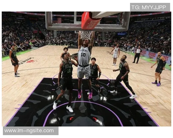 奎因新秀赛季豪取三双加入鹈鹕队史传奇行列